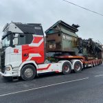 Powerscreen Chieftain 1400 on the move