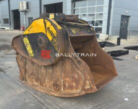 MB BF90.3 Crushing Bucket